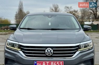 Седан Volkswagen Passat 2020 в Кременчуге