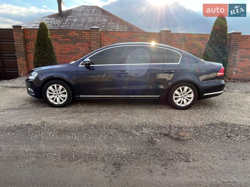 Седан Volkswagen Passat 2012 в Харькове