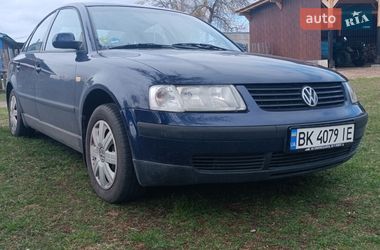 Седан Volkswagen Passat 1999 в Вараше