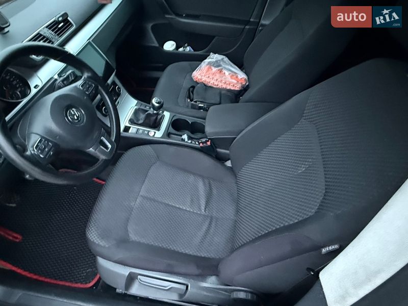 Универсал Volkswagen Passat 2010 в Коломые