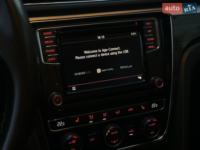 Седан Volkswagen Passat 2018 в Киеве