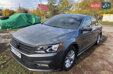 Седан Volkswagen Passat 2016 в Харькове