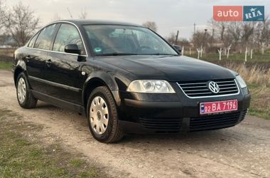 Седан Volkswagen Passat 2003 в Турбовом