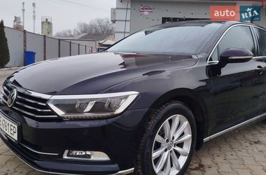 Седан Volkswagen Passat 2015 в Черновцах