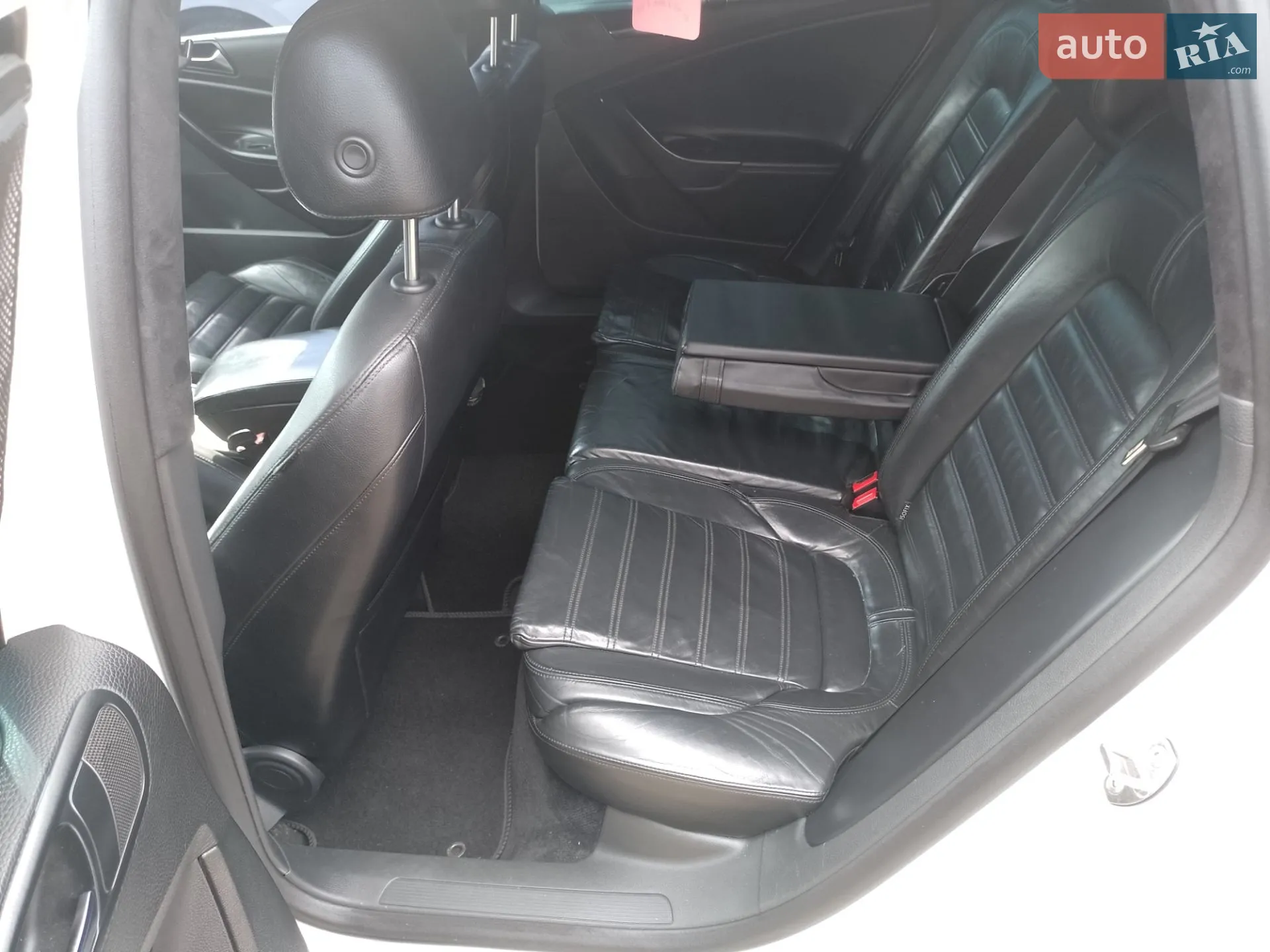 2010 Volkswagen Passat - мініатюра 9