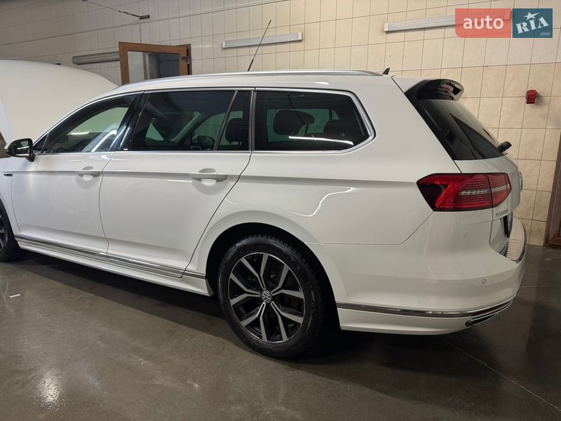 Універсал Volkswagen Passat 2017 в Харкові