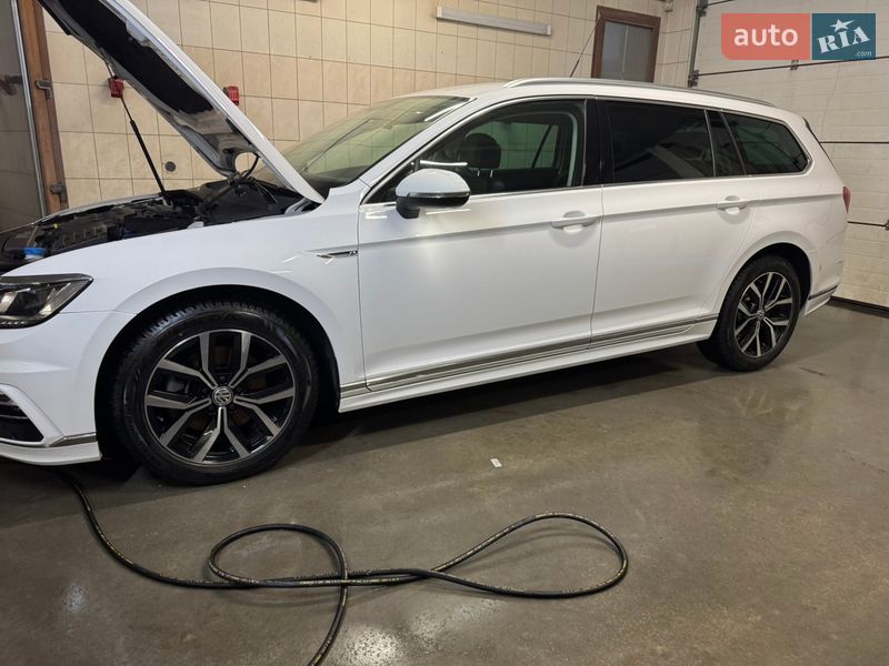 Універсал Volkswagen Passat 2017 в Харкові