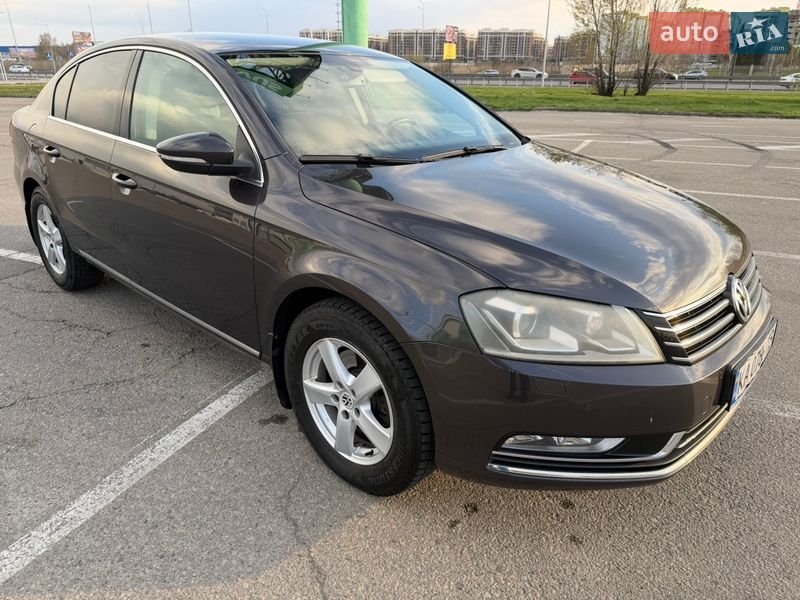 Седан Volkswagen Passat 2011 в Киеве