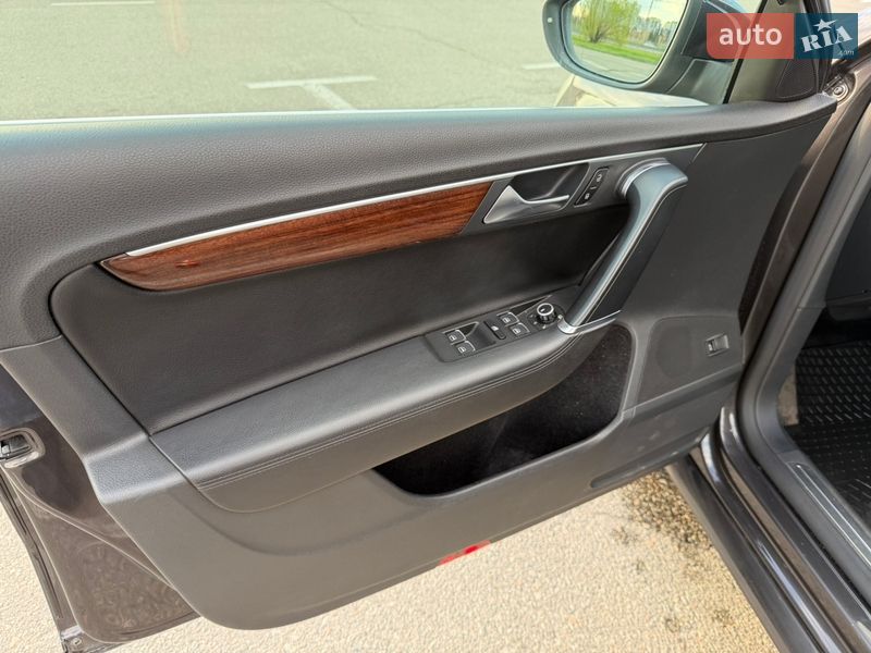 Седан Volkswagen Passat 2011 в Киеве