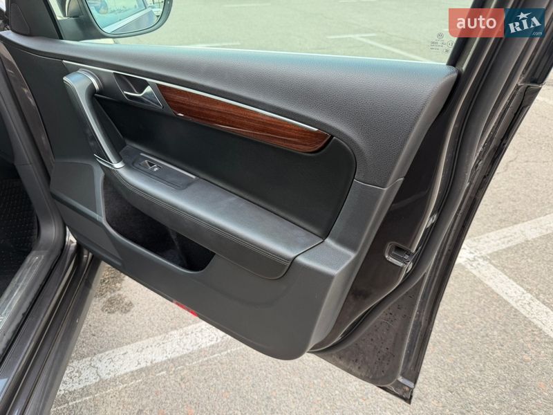 Седан Volkswagen Passat 2011 в Киеве