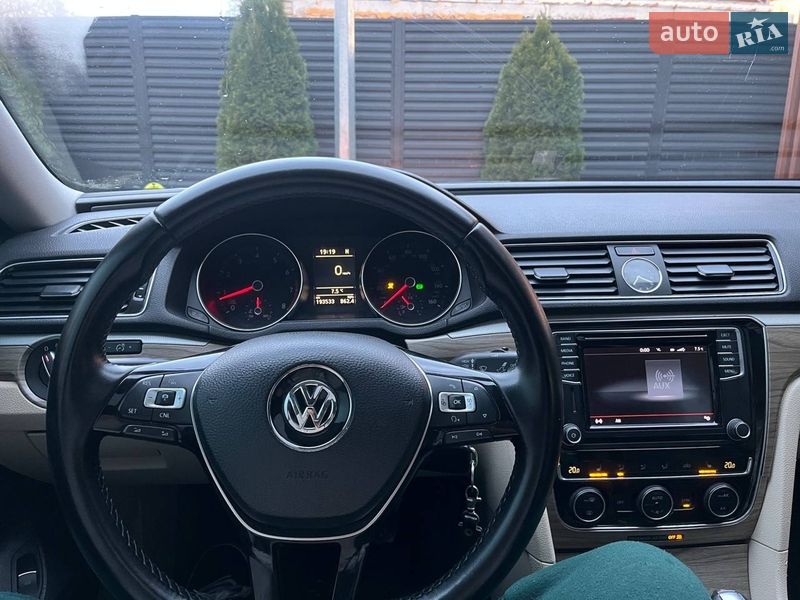 Седан Volkswagen Passat 2015 в Черкасах
