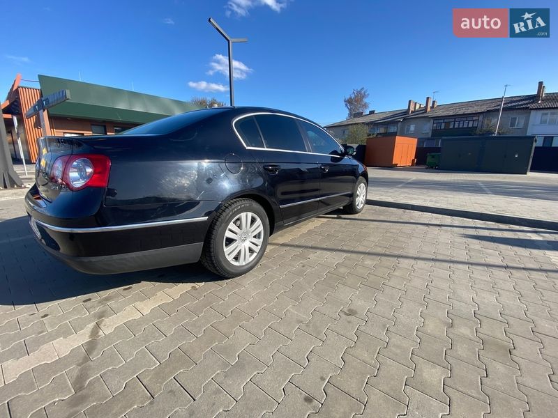 Седан Volkswagen Passat 2009 в Луцке