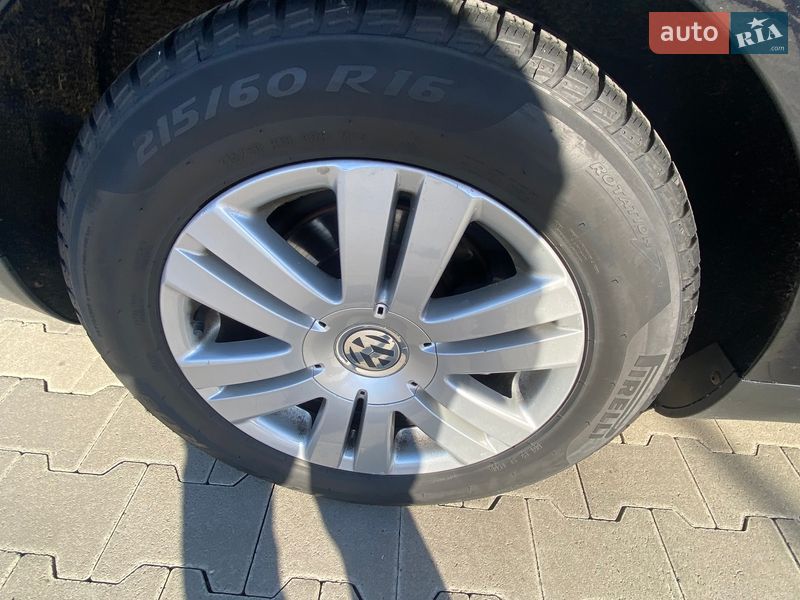 Седан Volkswagen Passat 2009 в Луцке