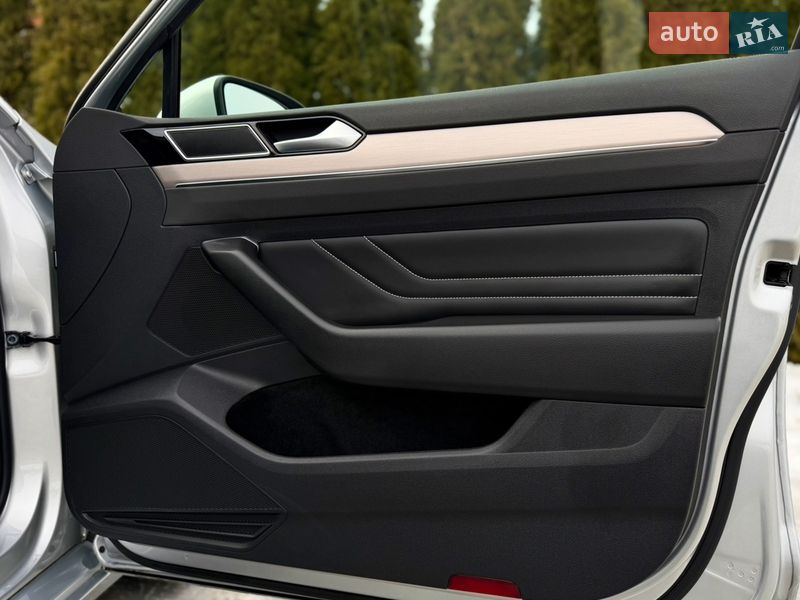 Универсал Volkswagen Passat 2021 в Луцке