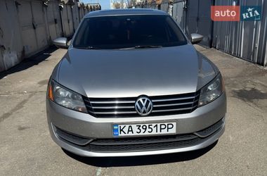 Седан Volkswagen Passat 2012 в Києві