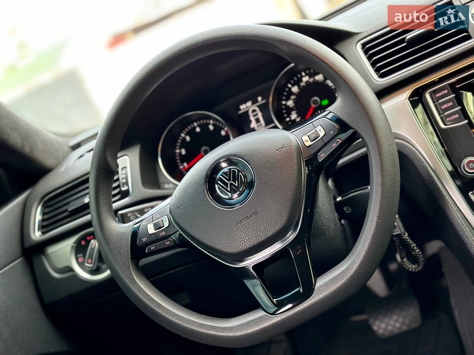 2015 Volkswagen Passat - мініатюра 19