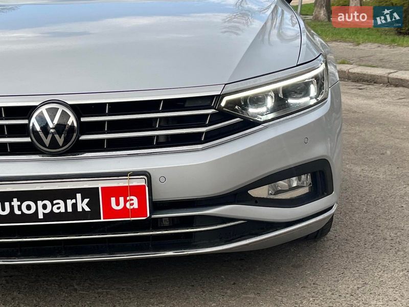 Универсал Volkswagen Passat 2022 в Киеве