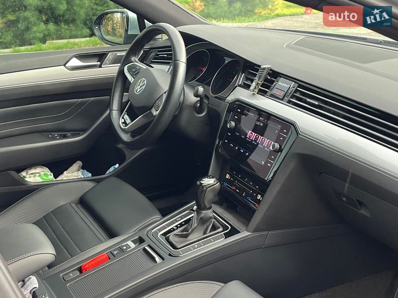 Универсал Volkswagen Passat 2022 в Киеве