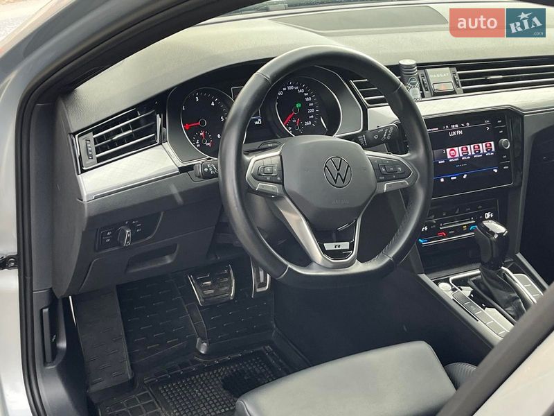 Универсал Volkswagen Passat 2022 в Киеве