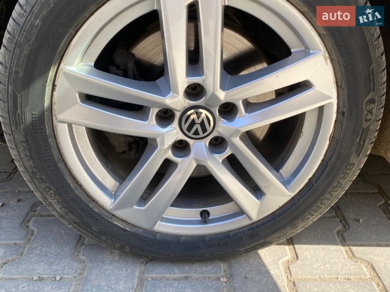 Універсал Volkswagen Passat 2008 в Чернівцях