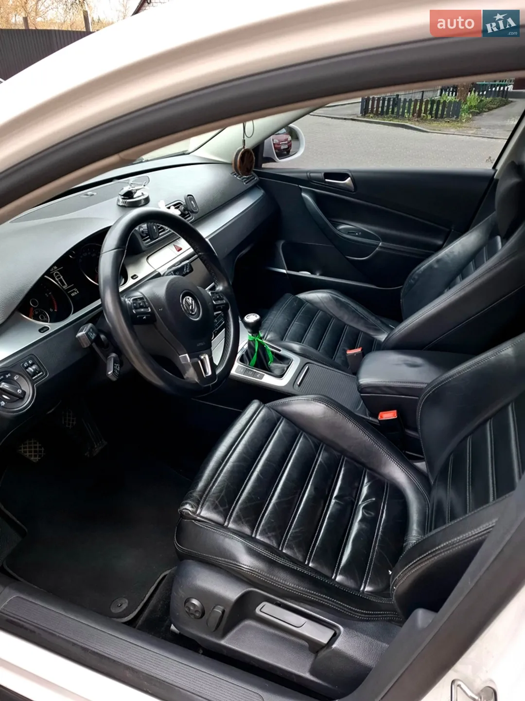 2010 Volkswagen Passat - мініатюра 18