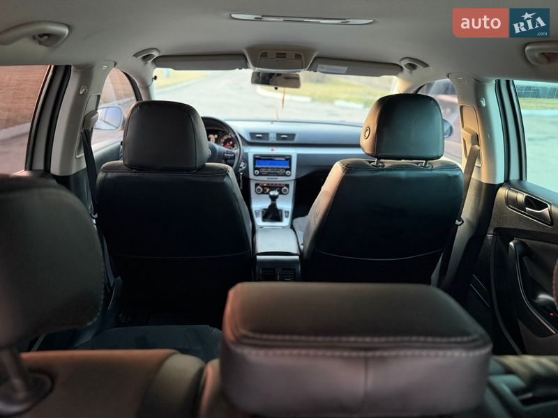Универсал Volkswagen Passat 2009 в Ровно