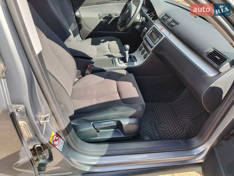 Седан Volkswagen Passat 2008 в Миргороде