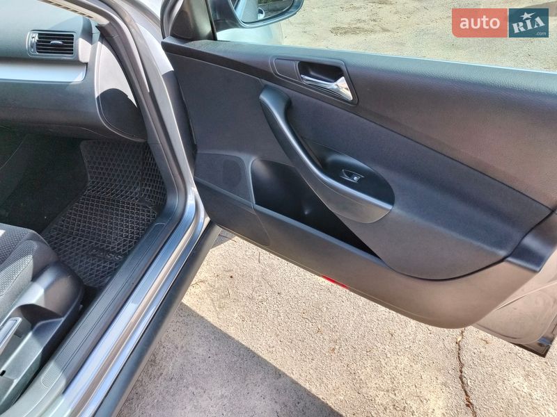 Седан Volkswagen Passat 2008 в Миргороде