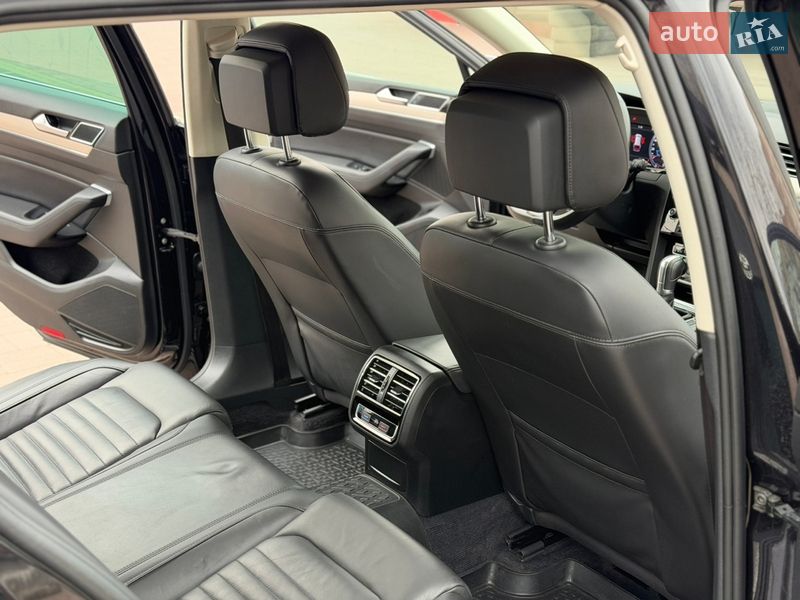 Универсал Volkswagen Passat 2016 в Ровно