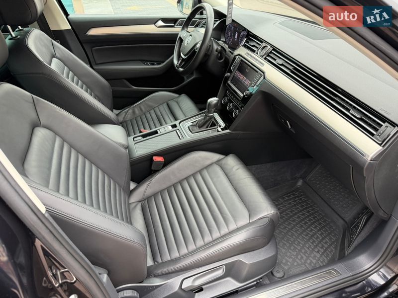 Универсал Volkswagen Passat 2016 в Ровно