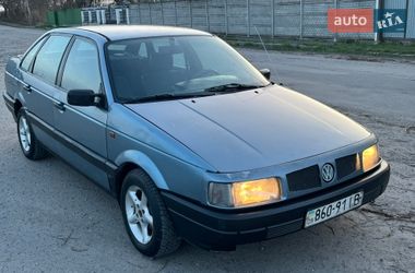Седан Volkswagen Passat 1990 в Теофіполі