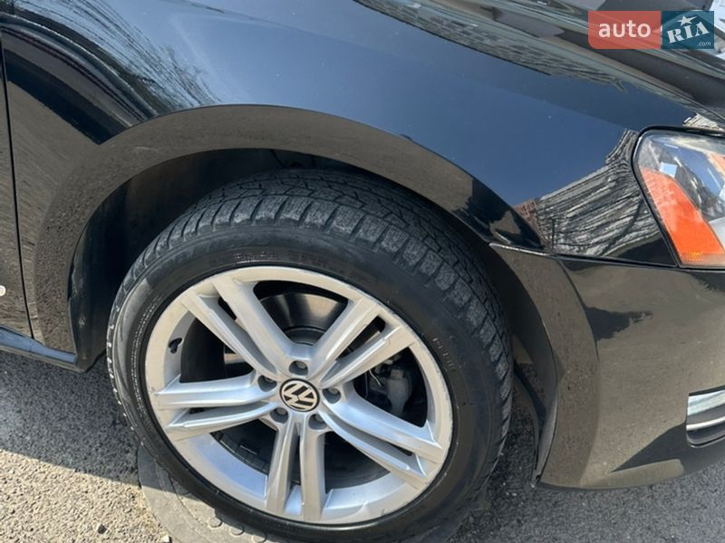 Седан Volkswagen Passat 2014 в Черновцах