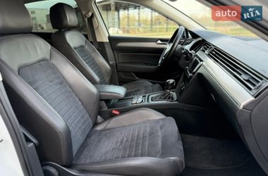 Седан Volkswagen Passat 2016 в Калуші
