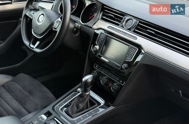 Седан Volkswagen Passat 2016 в Калуші