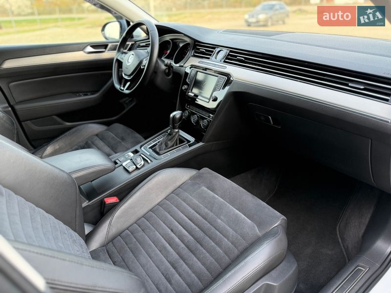 Седан Volkswagen Passat 2016 в Калуші