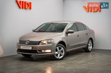 Седан Volkswagen Passat 2011 в Киеве