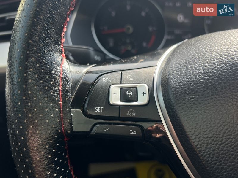 Универсал Volkswagen Passat 2015 в Ивано-Франковске