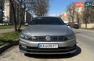 Седан Volkswagen Passat 2016 в Киеве