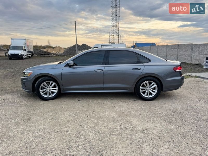 Седан Volkswagen Passat 2019 в Луцке