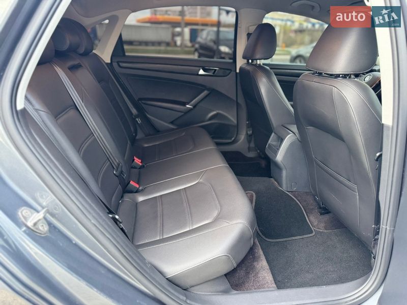 Седан Volkswagen Passat 2019 в Луцке