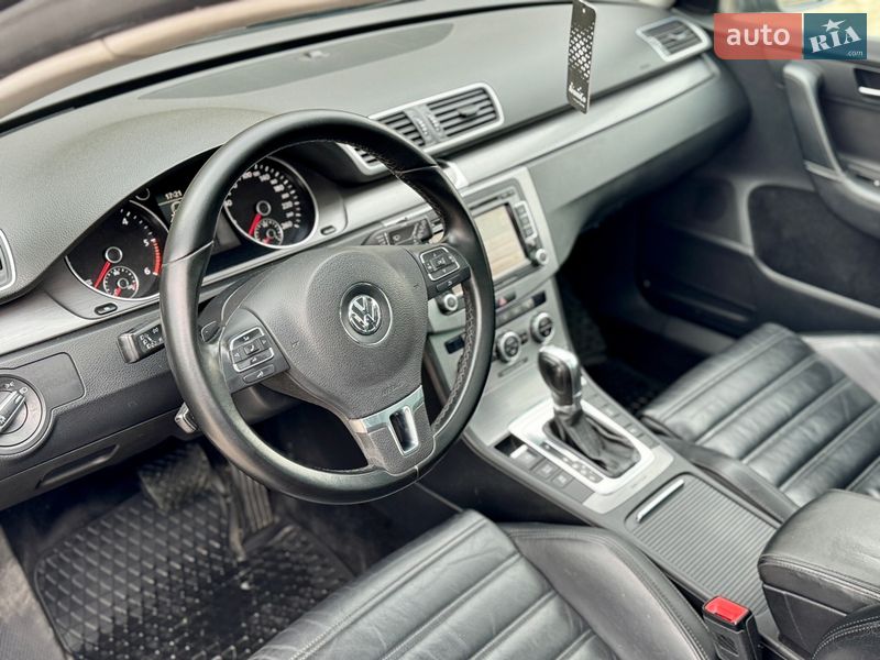 Универсал Volkswagen Passat 2012 в Львове