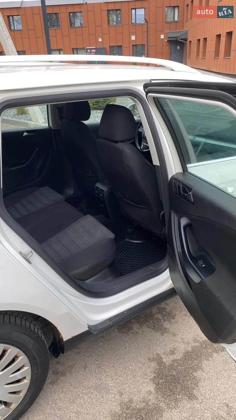 2010 Volkswagen Passat - мініатюра 10