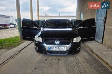 Седан Volkswagen Passat 2006 в Гусятине