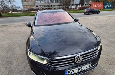 Универсал Volkswagen Passat 2016 в Киеве