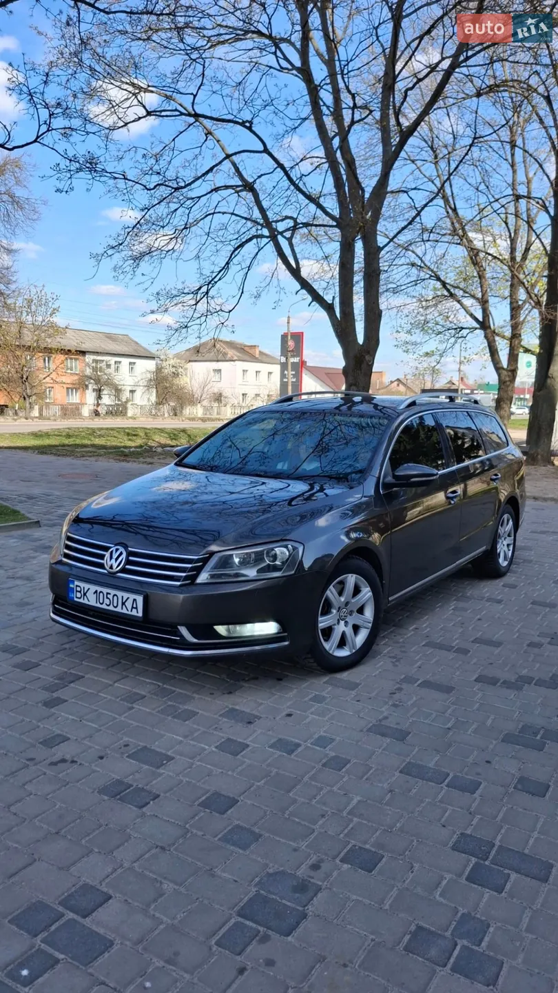 2011 Volkswagen Passat - фото 1