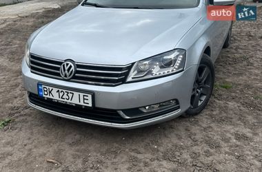 Універсал Volkswagen Passat 2012 в Рівному