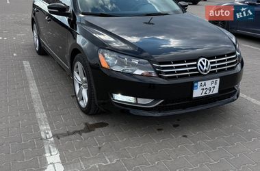 Седан Volkswagen Passat 2012 в Києві