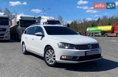 Універсал Volkswagen Passat 2011 в Житомирі