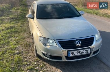 Седан Volkswagen Passat 2010 в Львове