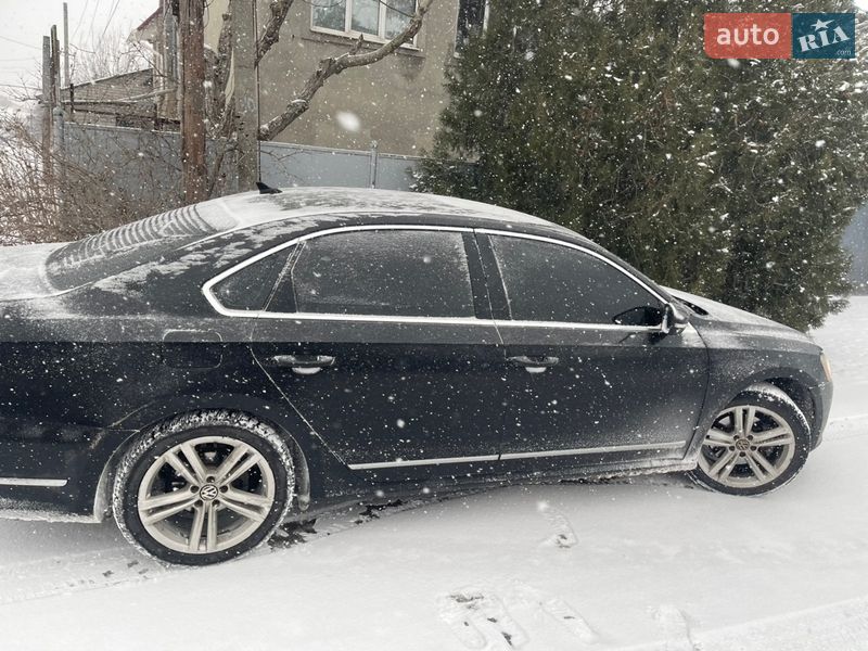 Седан Volkswagen Passat 2012 в Днепре